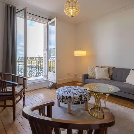 Eiffel Tower View 3br Balcony Appartamento