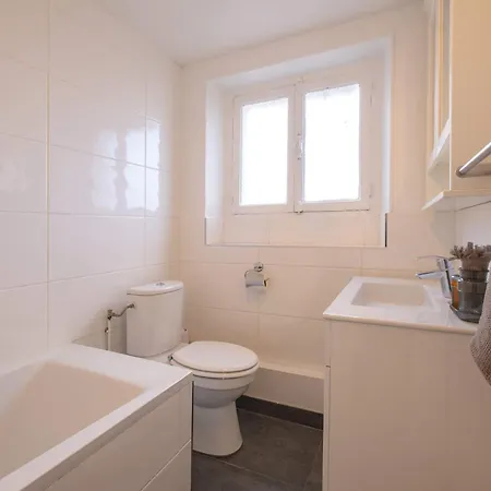 Appartamento Eiffel Tower View 3br Balcony Parigi