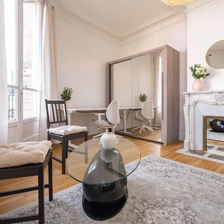 Eiffel Tower View 3br Balcony Appartamento