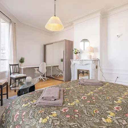 Eiffel Tower View 3br Balcony Appartamento