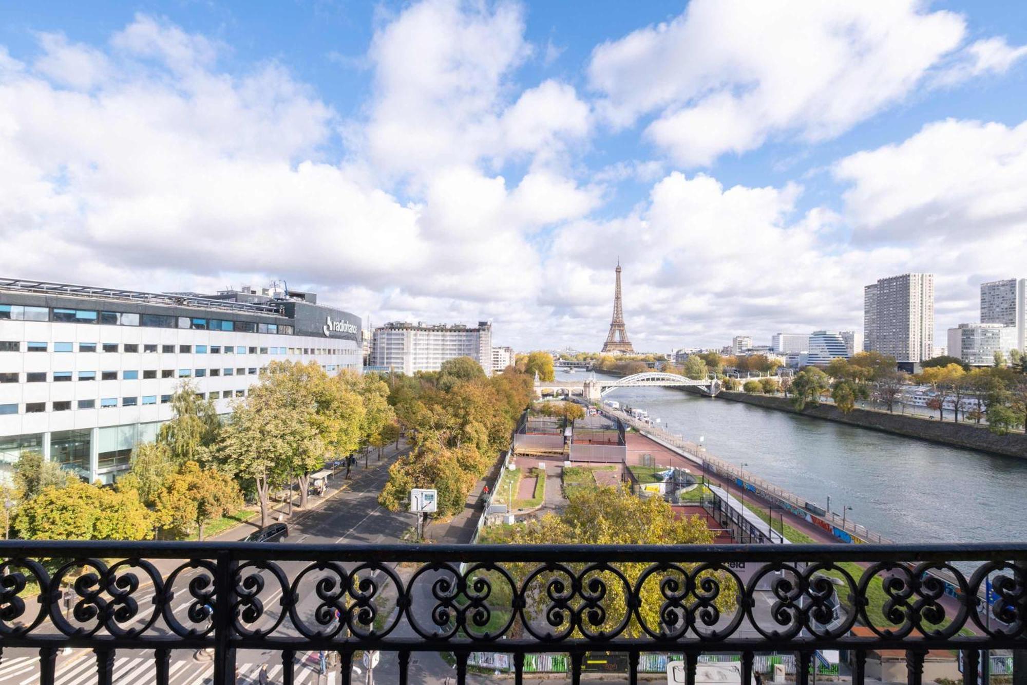 Eiffel Tower View 3br Balcony Appartamento *